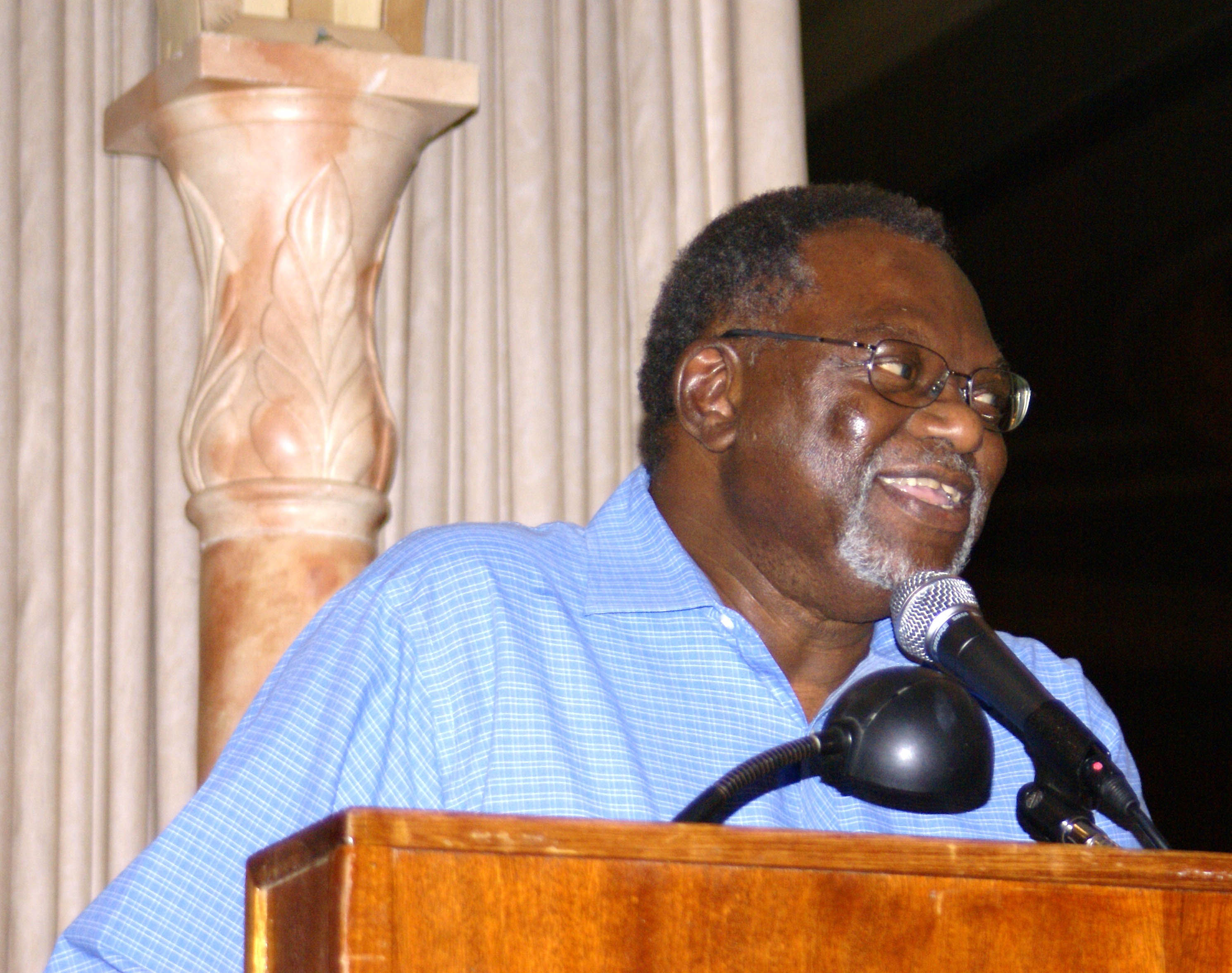Nelroy Jackson received the Jake Sigg Award for Vision and Service at the 2007 Symposium in San Diego. Photo: Bob Case